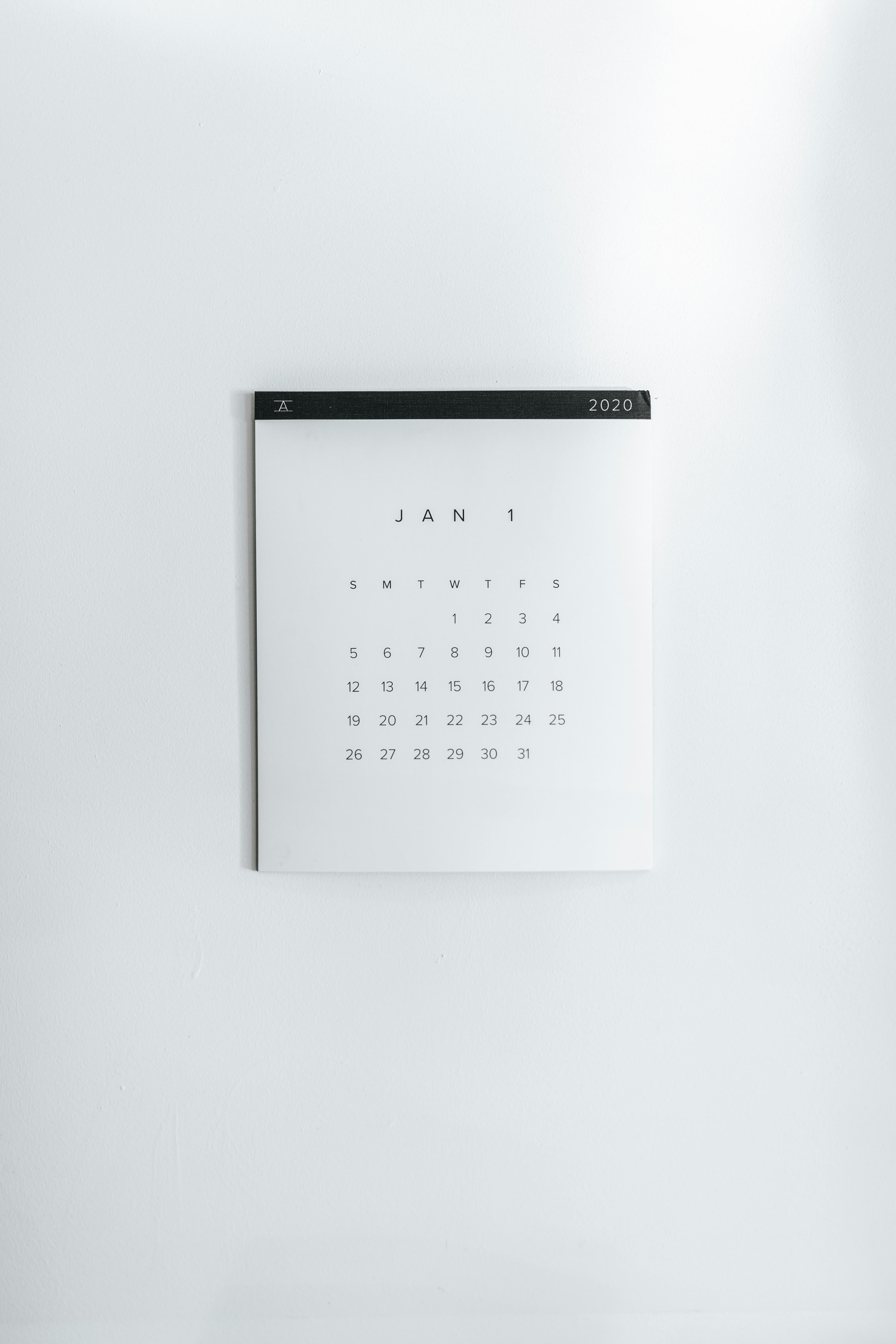 A wall calendar, representing the weeks of waiting after a house sale is agreed